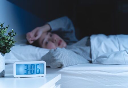 【医師執筆】夜勤・交代勤務者の睡眠のコツ｜不規則シフトでの睡眠の質向上のコツとは