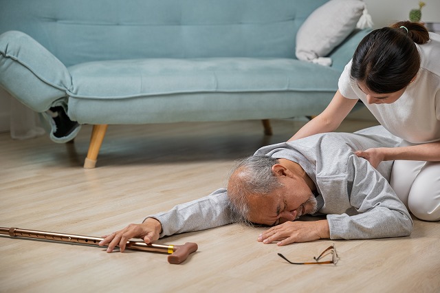 介護施設での高齢者の転倒