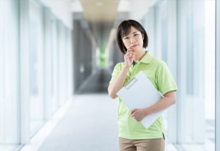 【教えて！】シフトの偏りすぎは職員の不満に直結！介護現場で不満・退職を防ぐには