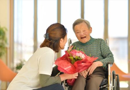 【例文あり】介護施設向け！高齢者に贈る誕生日のメッセージを紹介