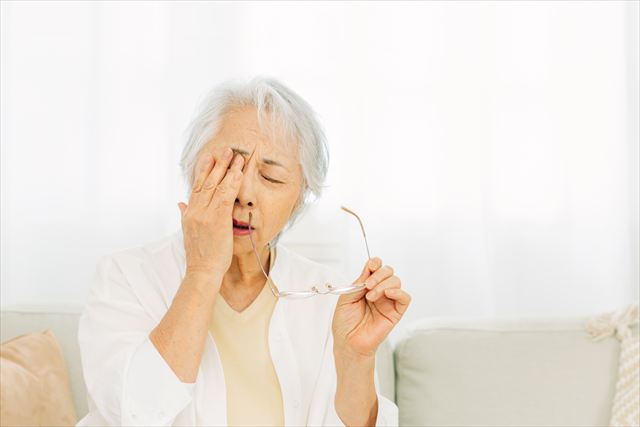 視力低下が高齢者の生活に与える影響
