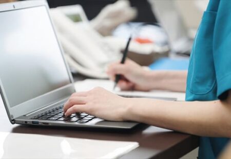 介護保険請求の返戻とは？理由や一覧表の見方、再請求の方法を解説