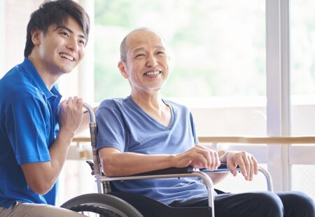 認知症のある高齢者向けの簡単レクリエーション12選｜進め方のコツと注意点