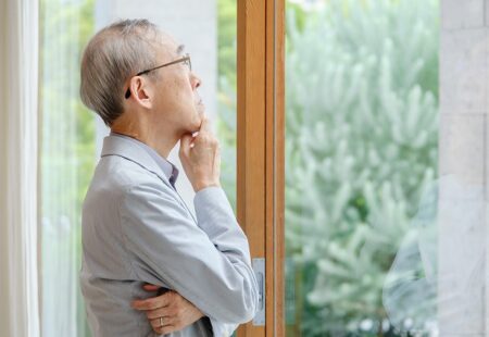 【医師執筆】認知症が一気に進む7つの原因とは？介護職が知っておきたい予防と対応策